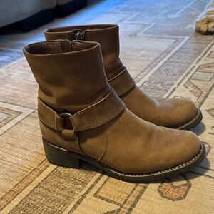 Clarks brown leather Ankle Boots